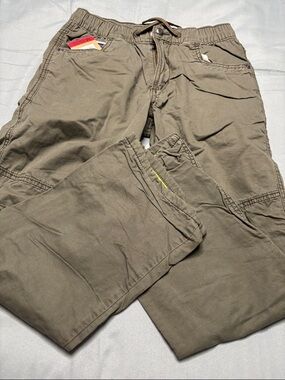 Weatherproof Men's Cargo Pants in Olive Brown